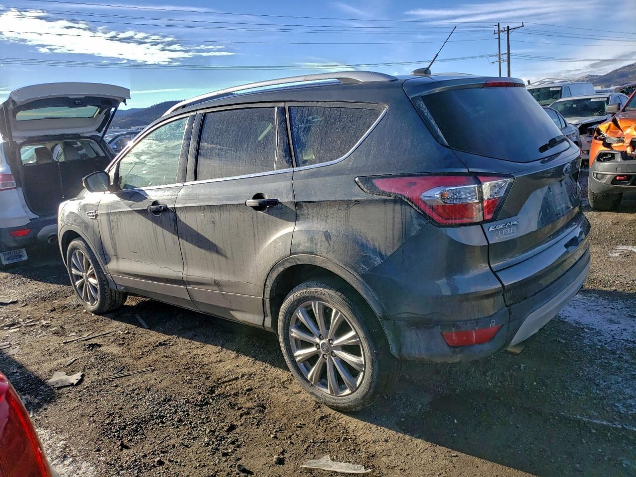 2017 Ford Escape Titanium - Фото 2