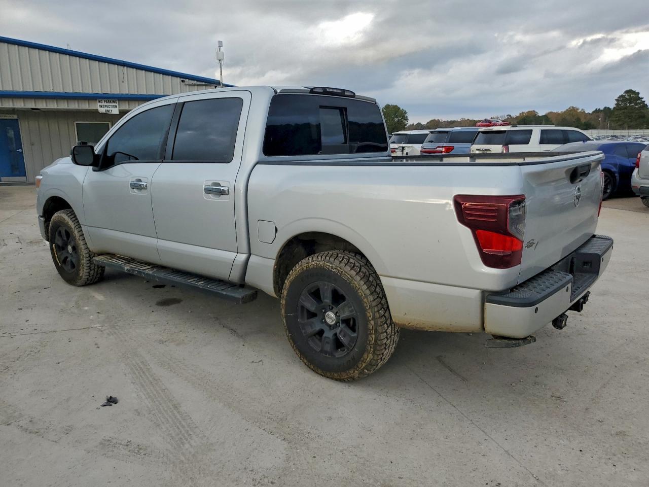 2018 Nissan Titan Sv - Фото 2