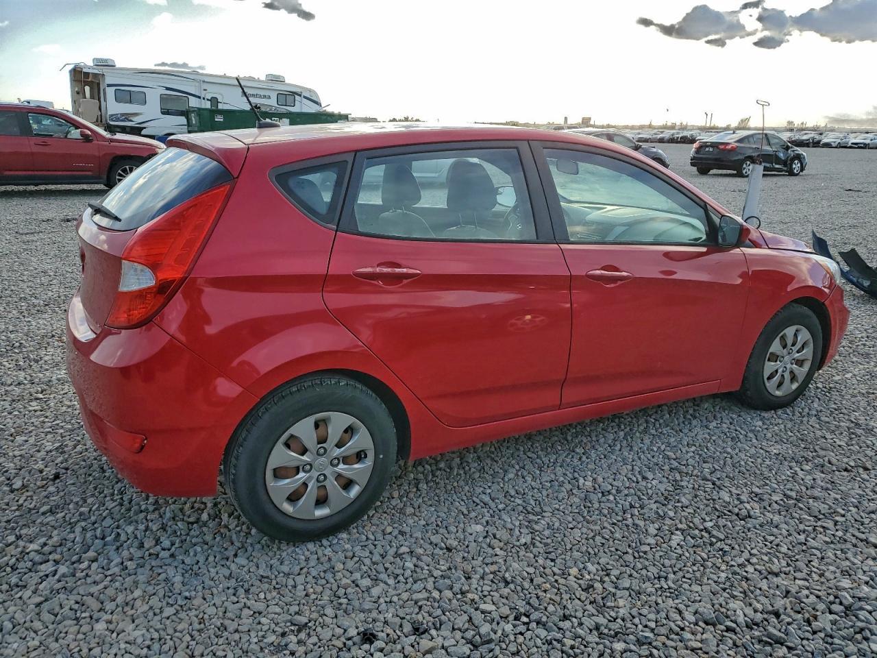 2016 Hyundai Accent Se - Image 3