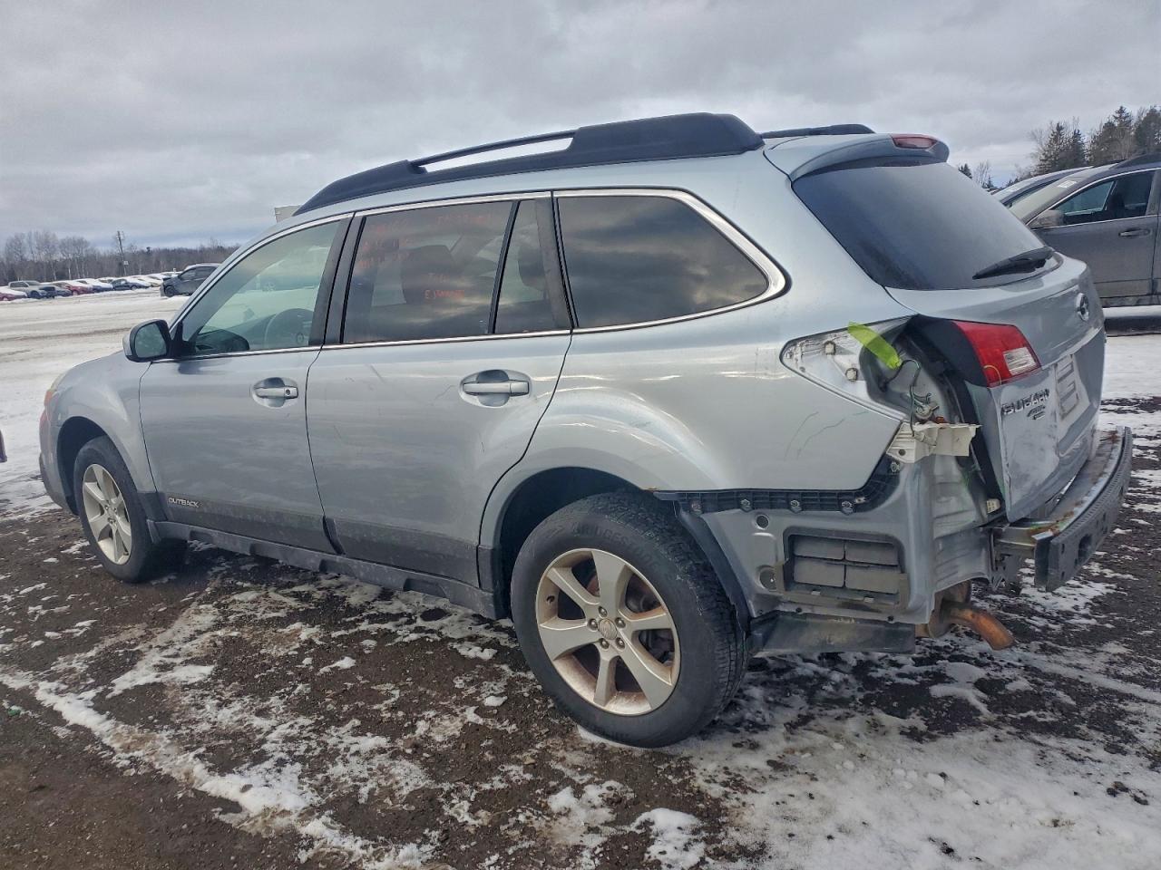 2013 Subaru Outback 2.5I Premium - Фото 2