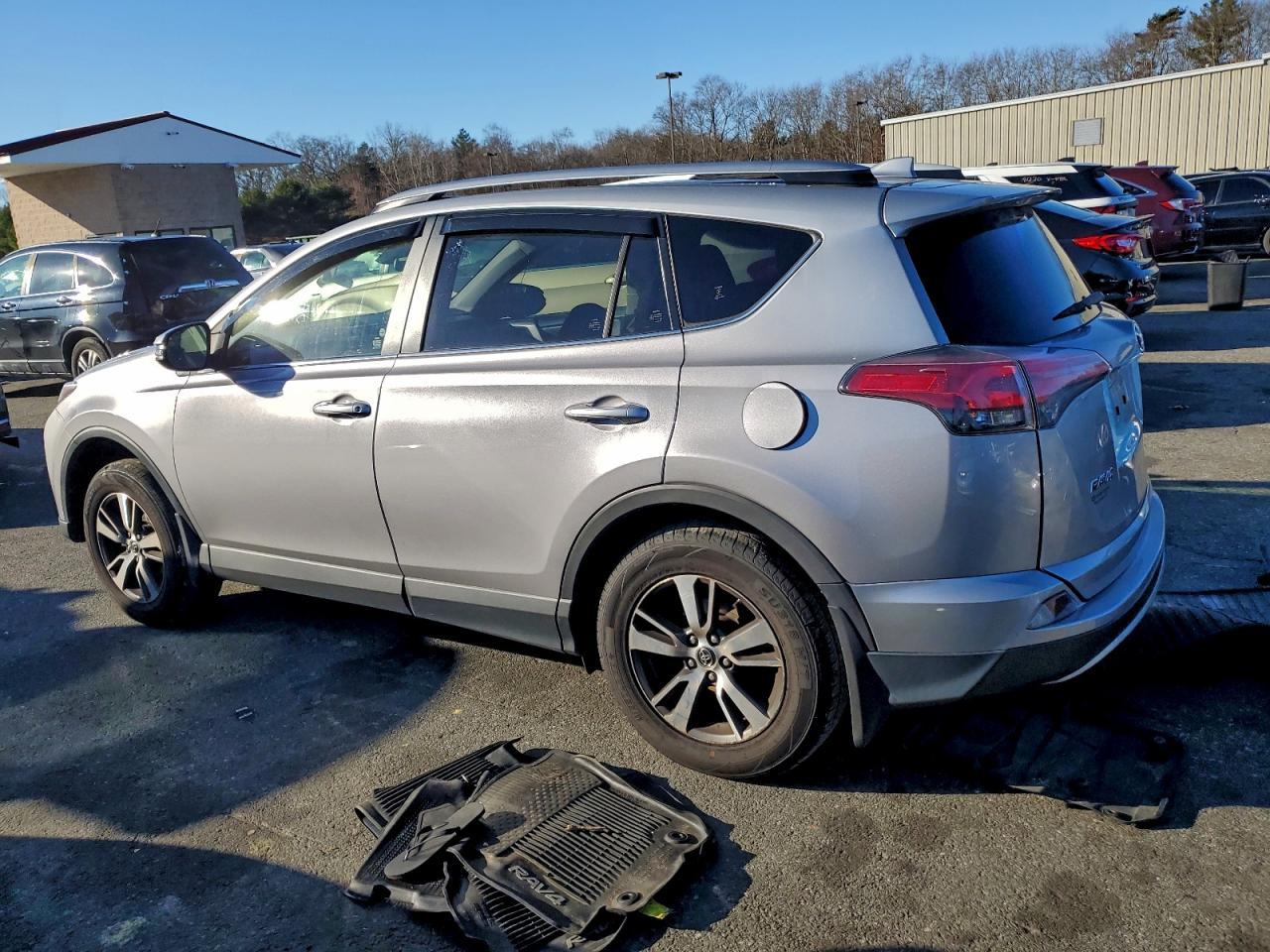 2018 Toyota Rav4 Adventure - Фото 2