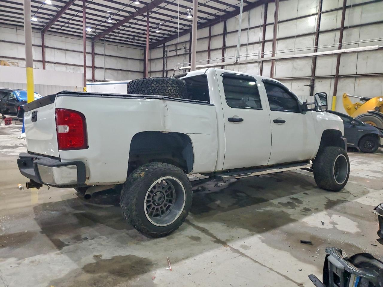 2013 Chevrolet Silverado K1500 - Image 3