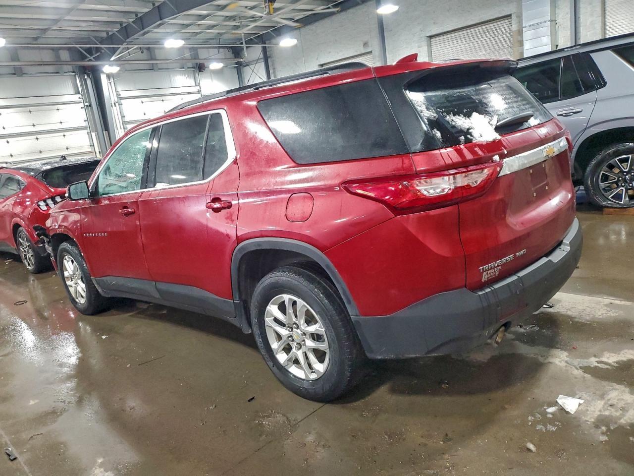 2019 Chevrolet Traverse Lt - Image 2