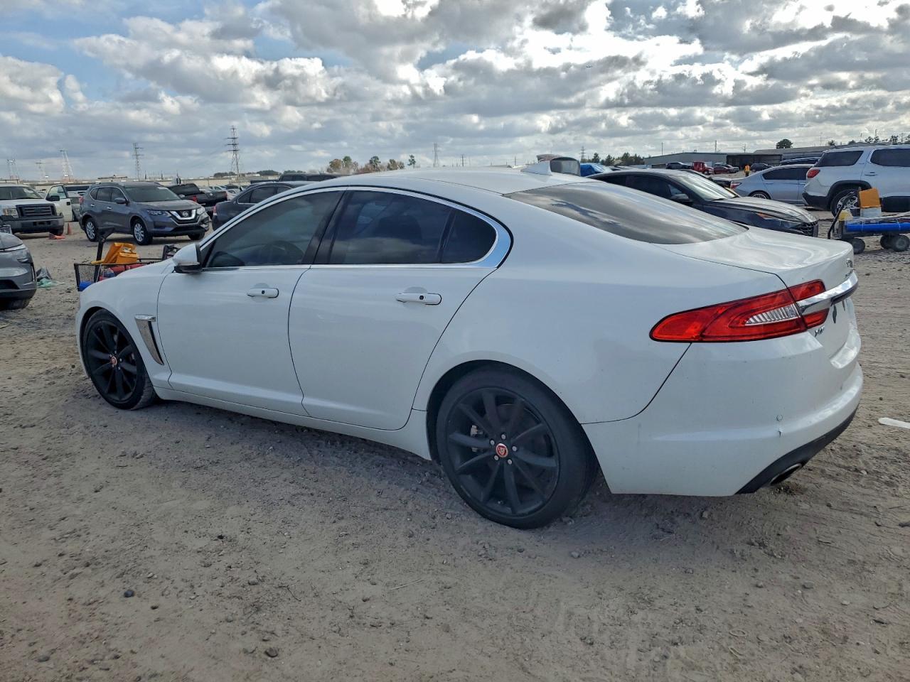 2015 Jaguar Xf 3.0 Sport - Image 2