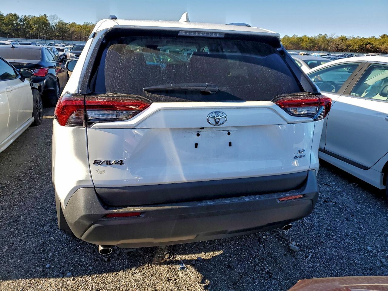 2025 Toyota Rav4 Le - Image 6