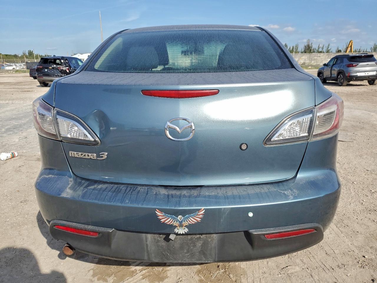 2011 Mazda 3 I - Image 6