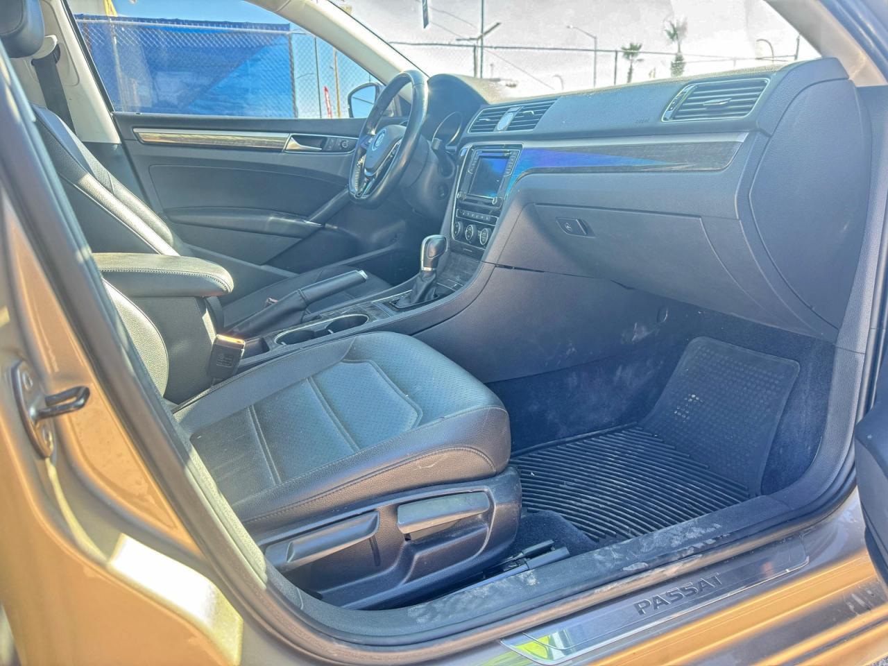 2016 Volkswagen Passat Se - Фото 5