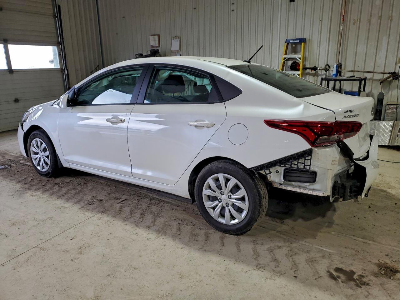 2022 Hyundai Accent Se - Image 2
