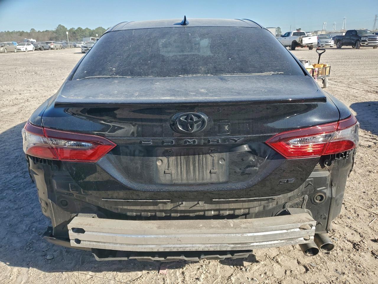 2022 Toyota Camry Se - Фото 6