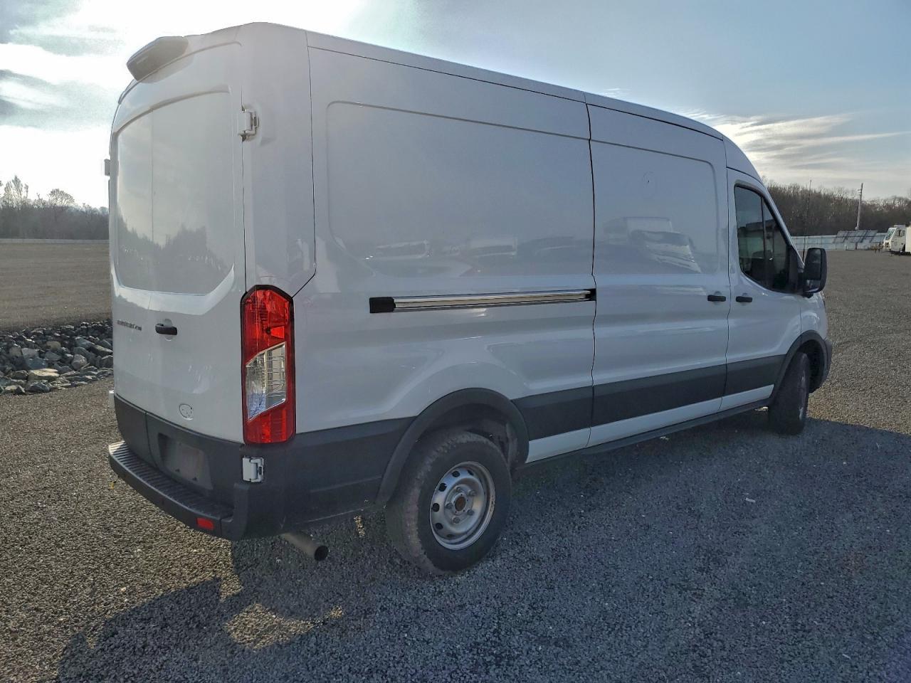 2022 Ford Transit T-250 - Image 3