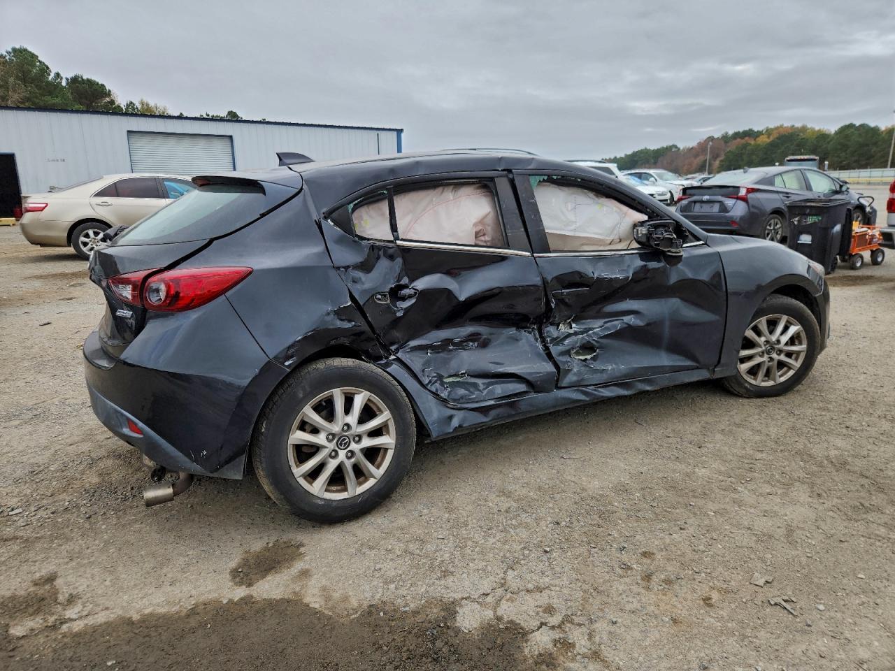 2015 Mazda 3 Grand Touring - Image 3