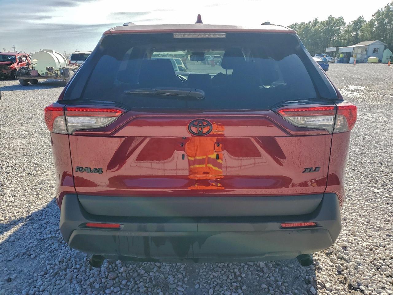 2025 Toyota Rav4 Xle - Image 6