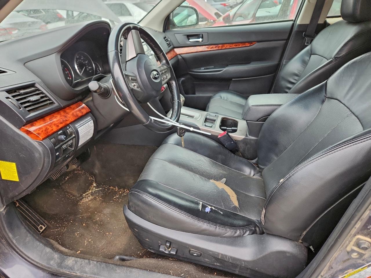 2011 Subaru Outback 2.5I Limited - Image 7