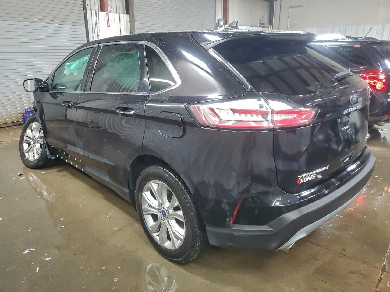 2022 Ford Edge Titanium - Фото 2