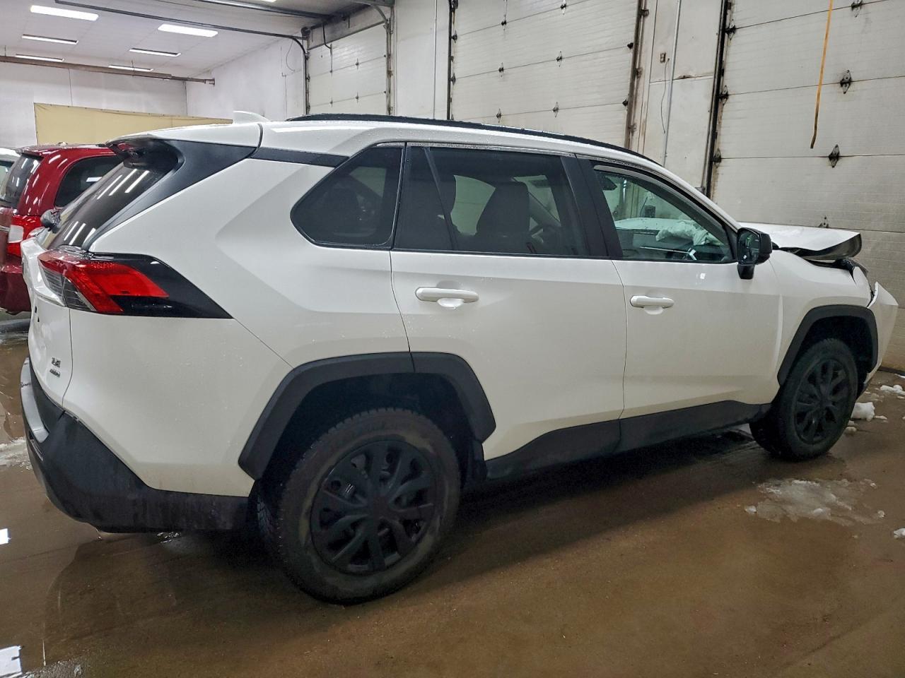 2021 Toyota Rav4 Le - Фото 3