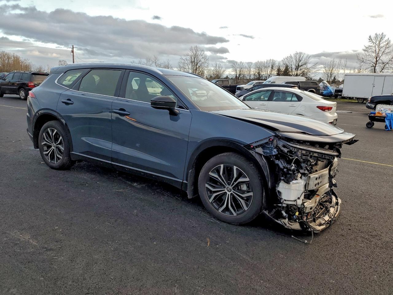 2025 Toyota Crown Signia Xle - Фото 4