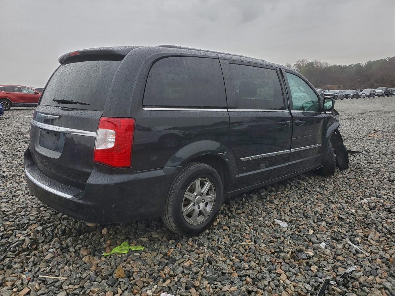 2013 Chrysler Town & Country Touring - Фото 3