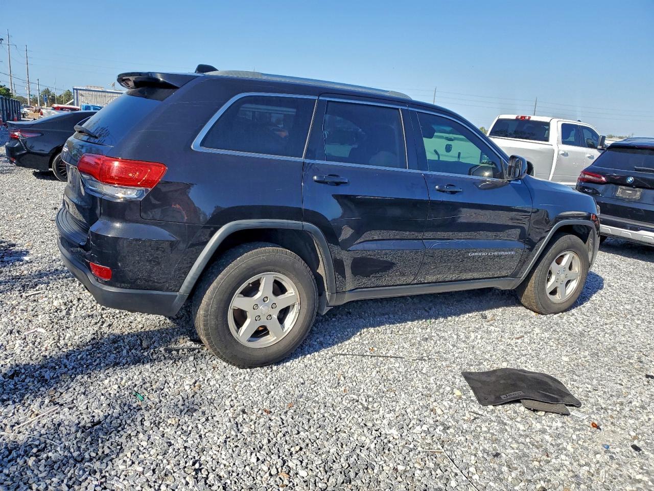 2015 Jeep Grand Cherokee Laredo - Image 3