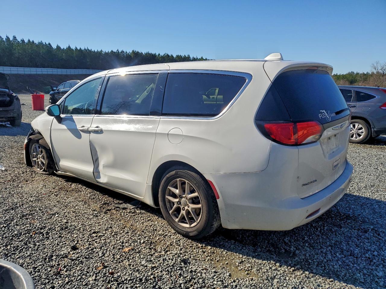 2018 Chrysler Pacifica Lx - Фото 2