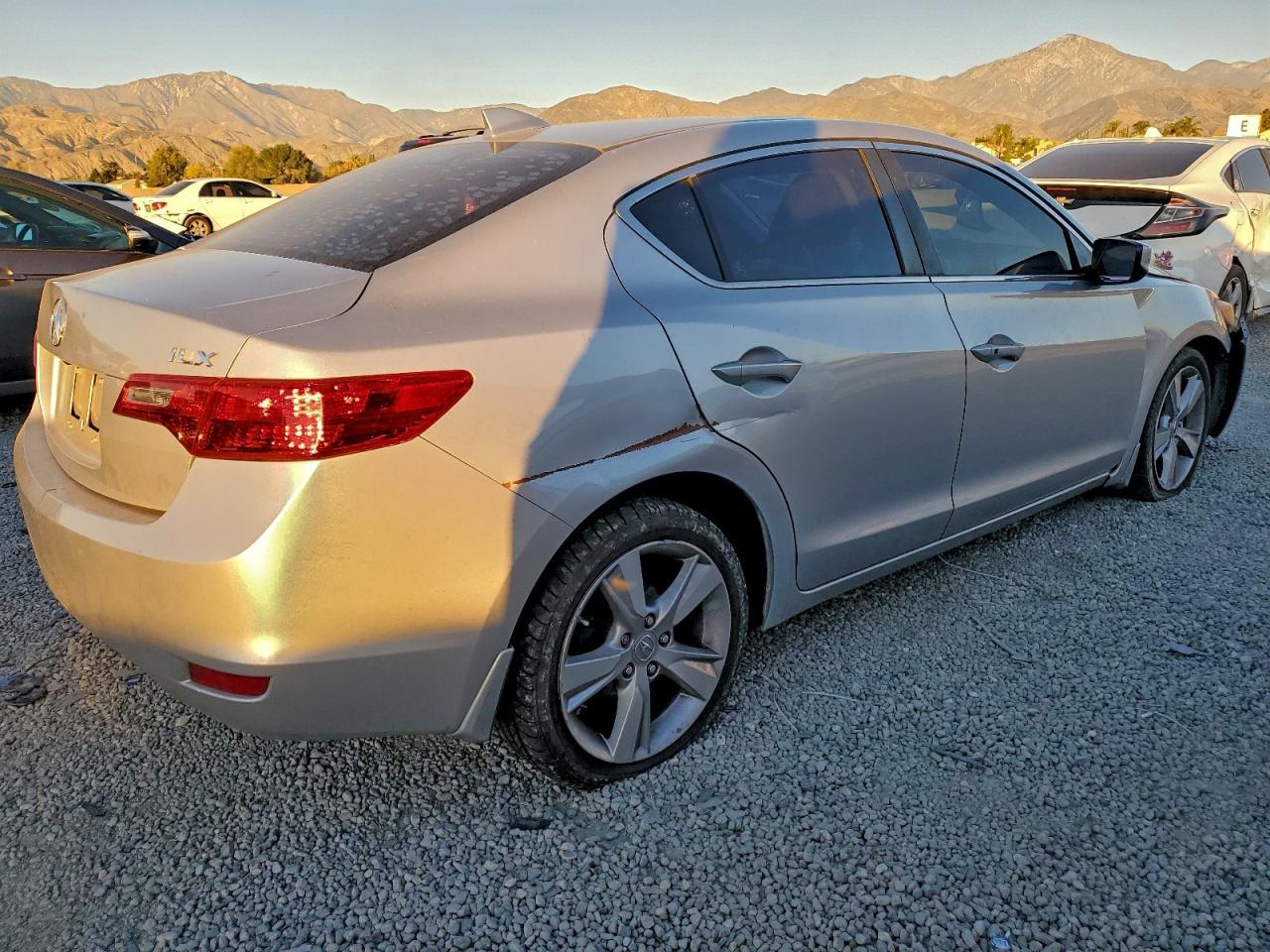 2013 Acura Ilx 20 Premium - Image 3
