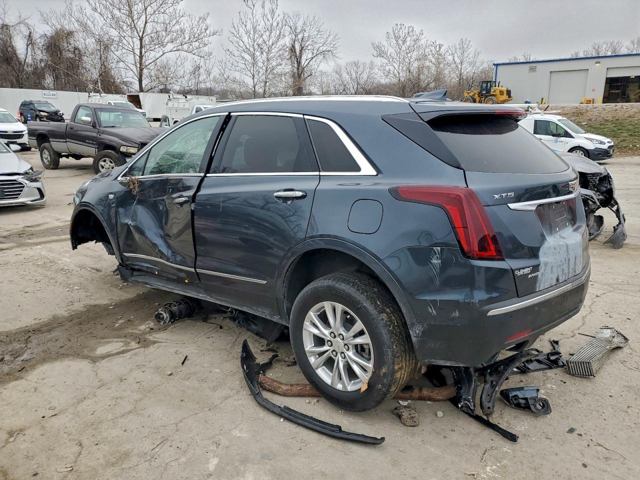 2020 Cadillac Xt5 Luxury - Image 2