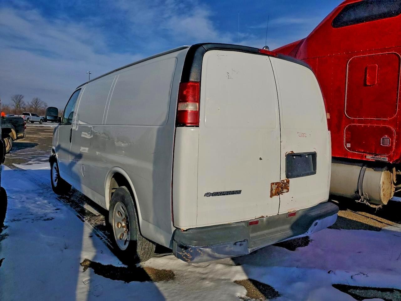 2014 Chevrolet Express G1500 Delivery Van - Image 2