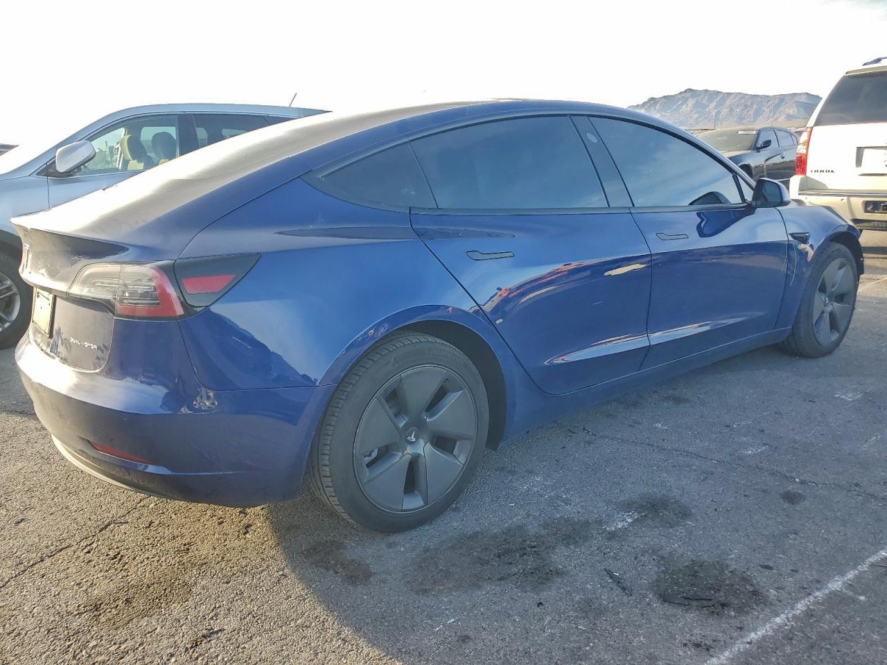 2021 Tesla Model 3 - Фото 3