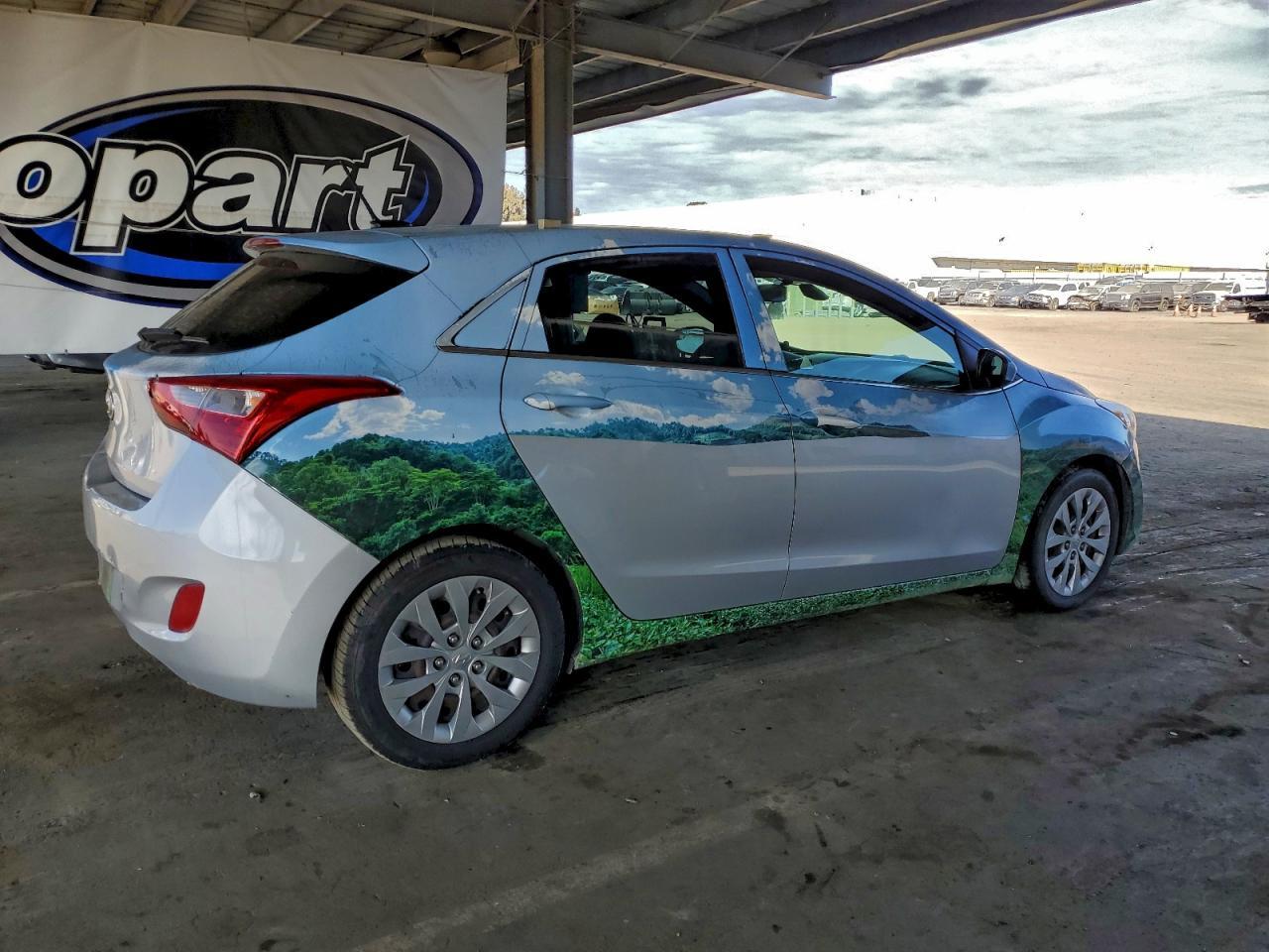 2017 Hyundai Elantra Gt - Image 3