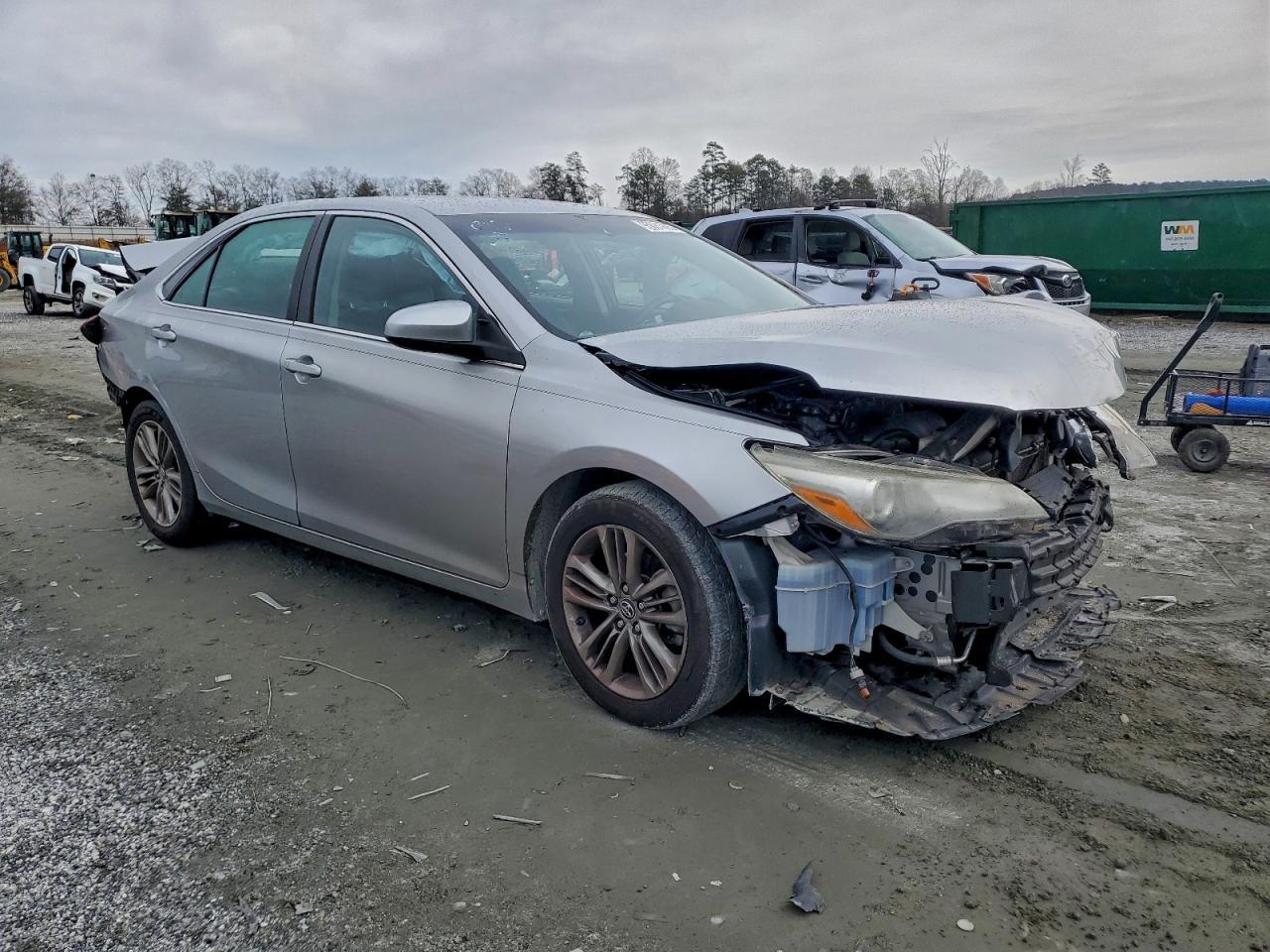 2015 Toyota Camry Le - Фото 4