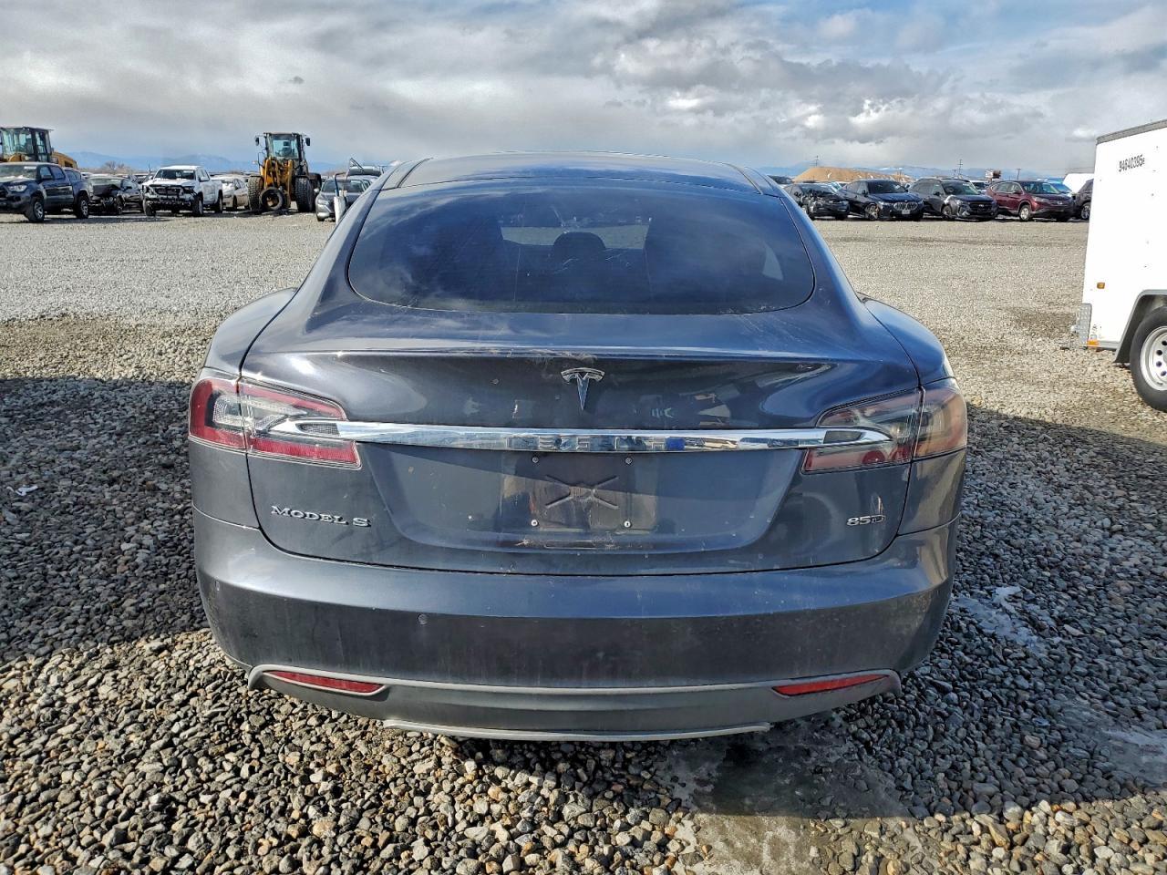 2015 Tesla Model S 85D - Image 6