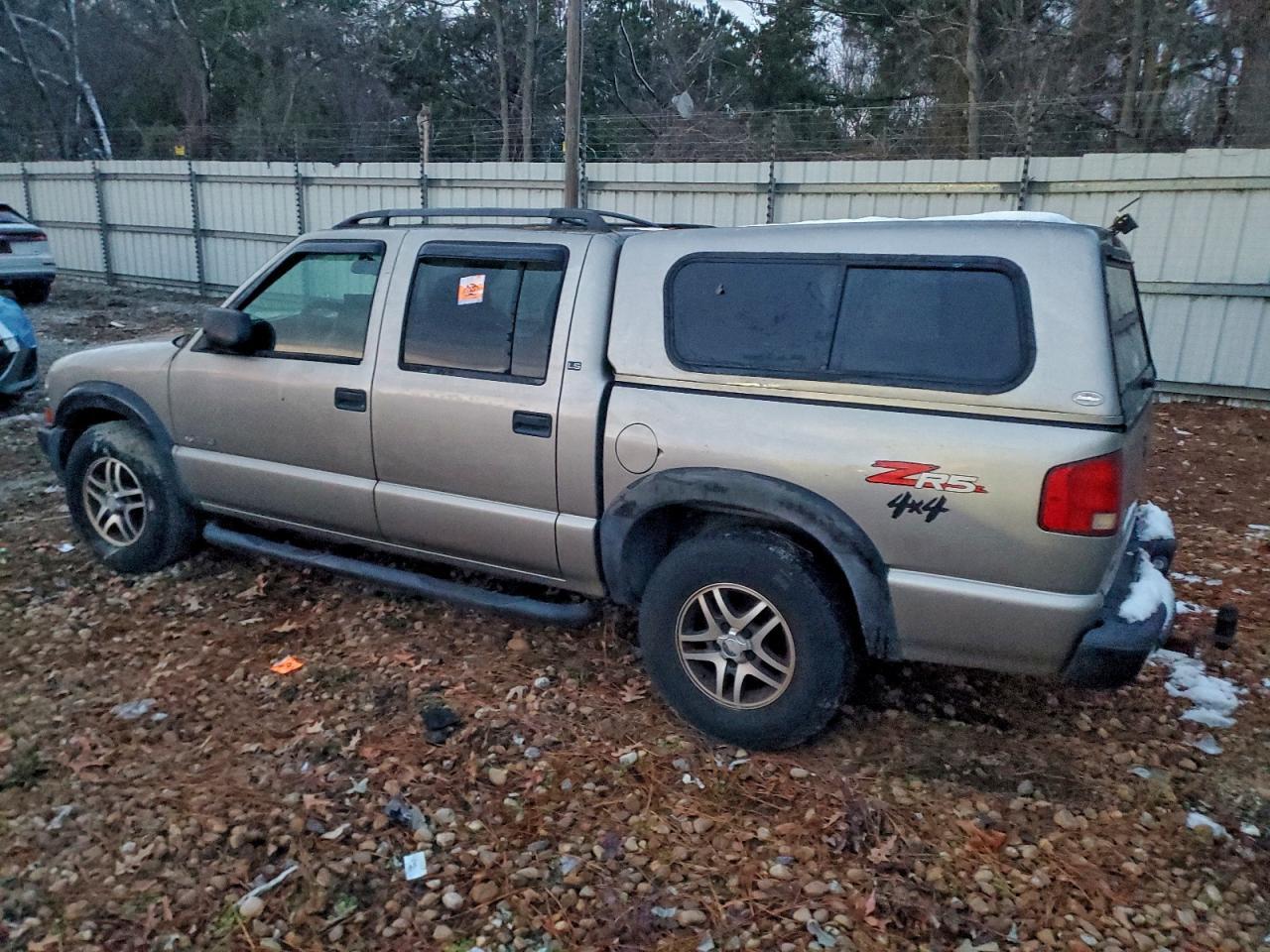 2002 Chevrolet S Truck S10 - Image 2