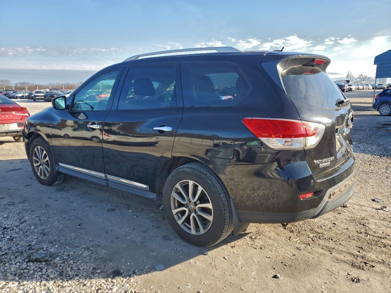 2013 Nissan Pathfinder S - Фото 2