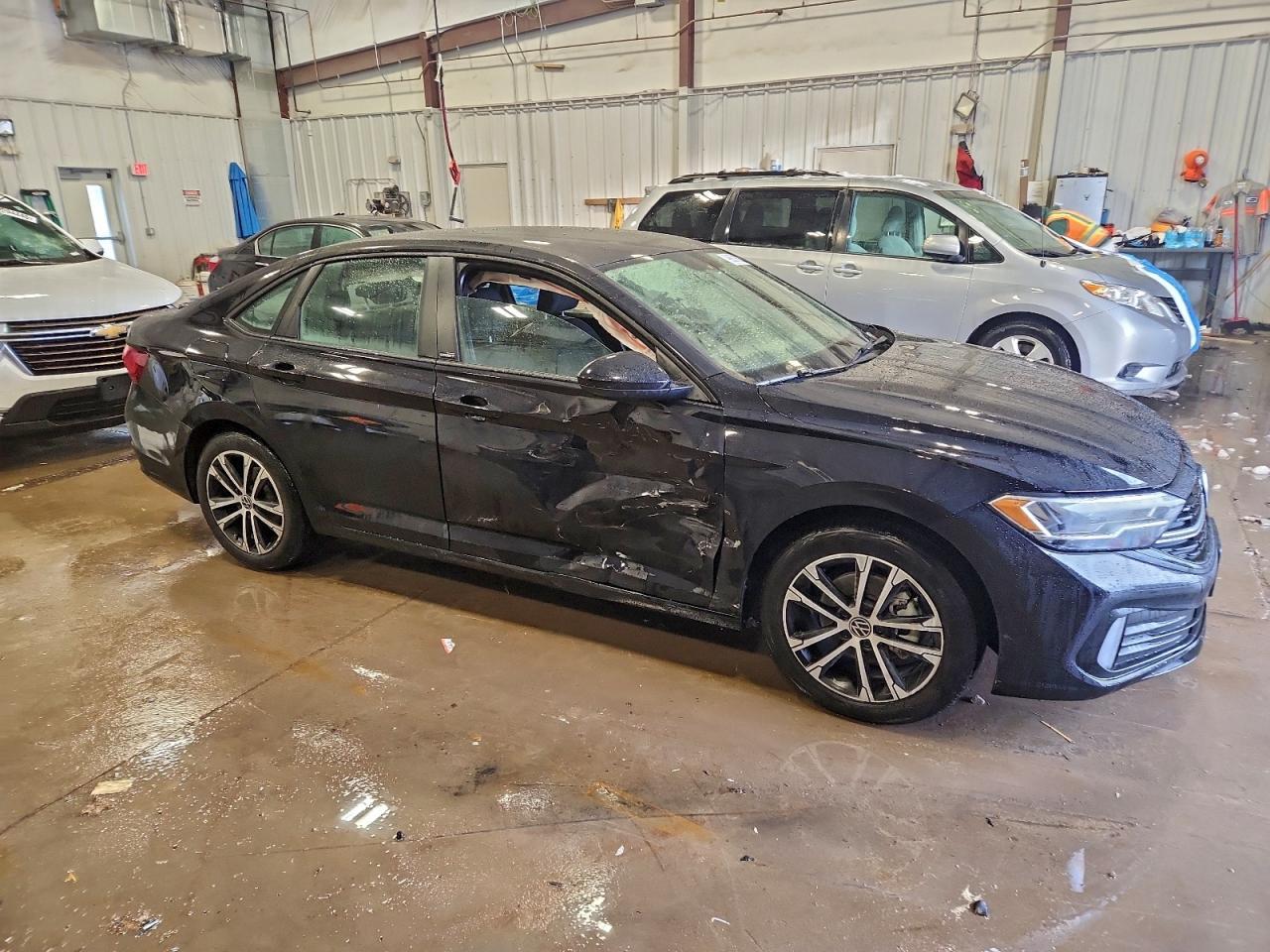 2023 Volkswagen Jetta Sport - Фото 4