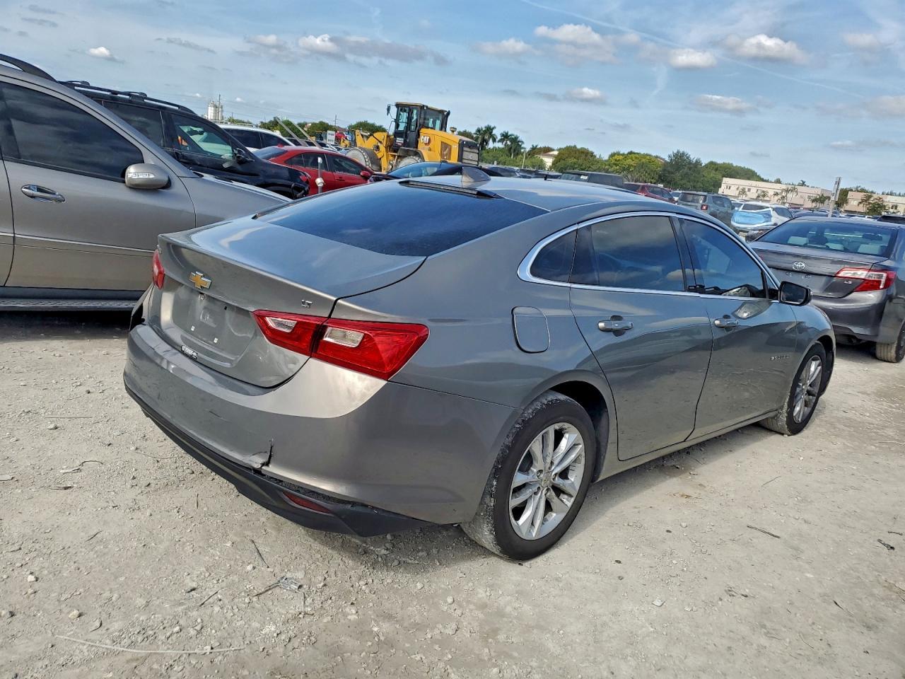 2018 Chevrolet Malibu Lt - Image 3