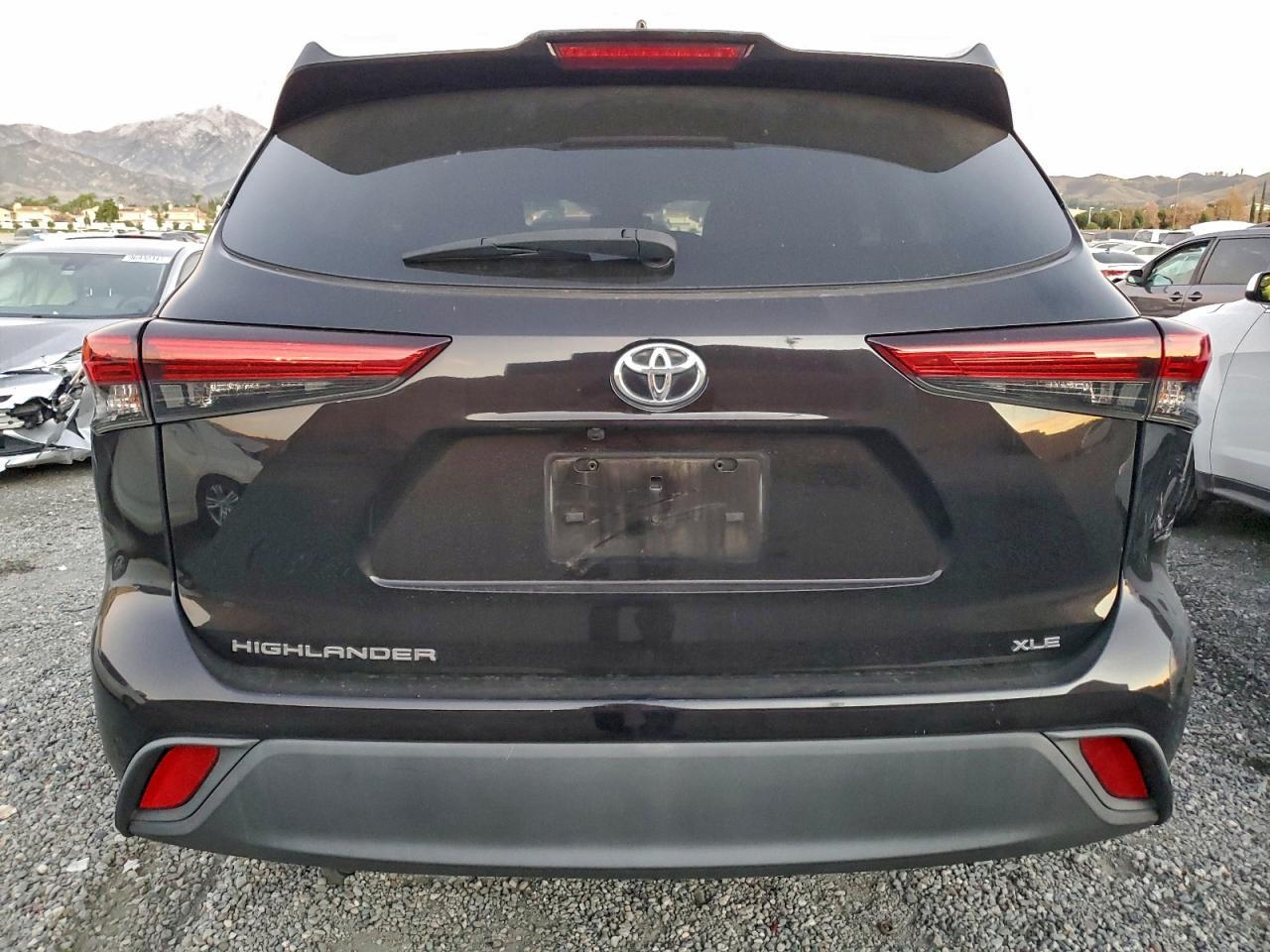 2021 Toyota Highlander Xle - Image 6