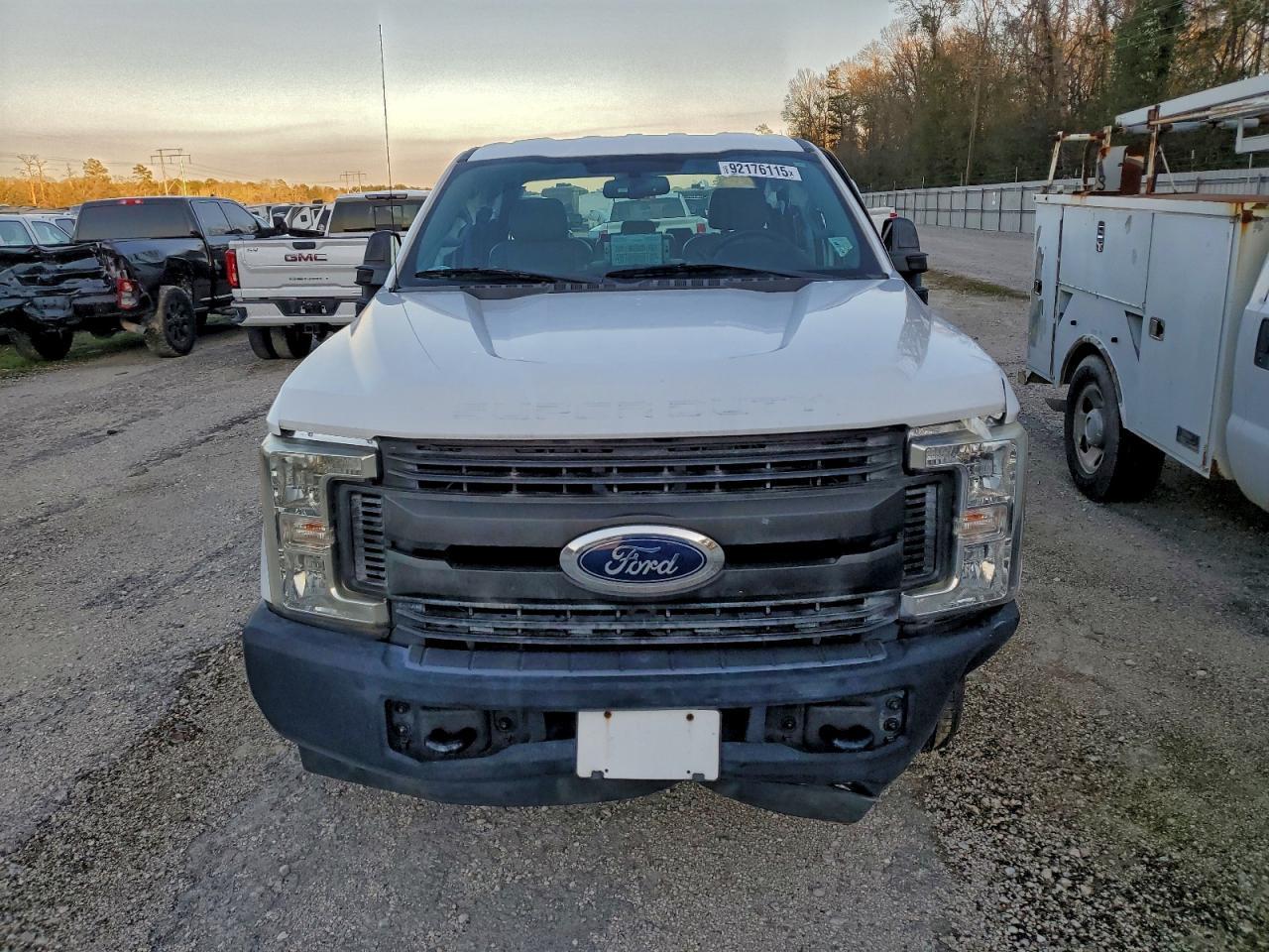 2017 Ford F350 Super Duty - Фото 5