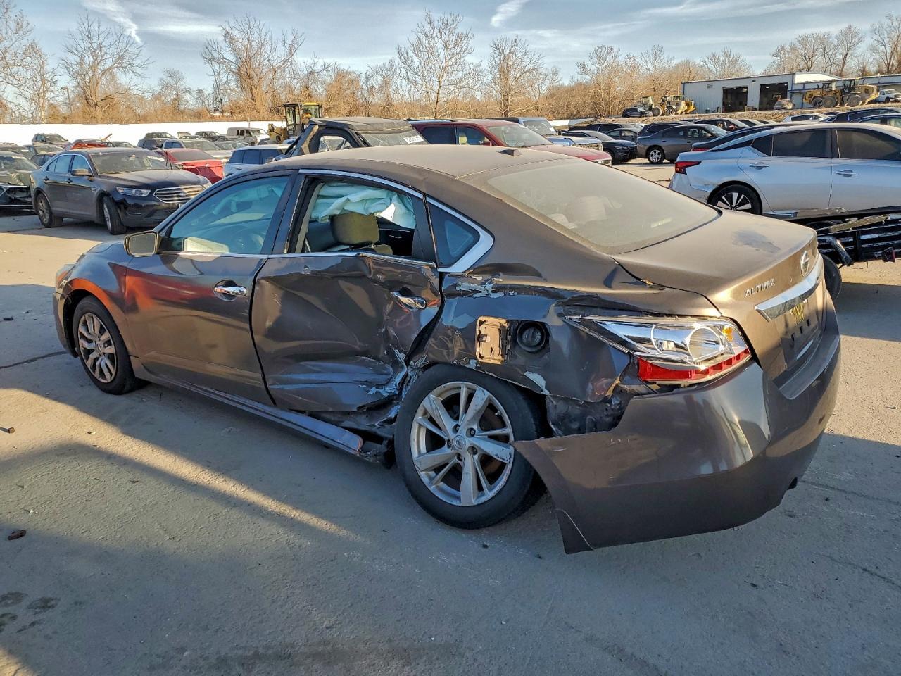 2015 Nissan Altima 2.5 - Фото 2