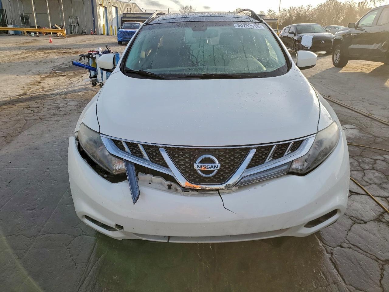 2012 Nissan Murano S - Image 5