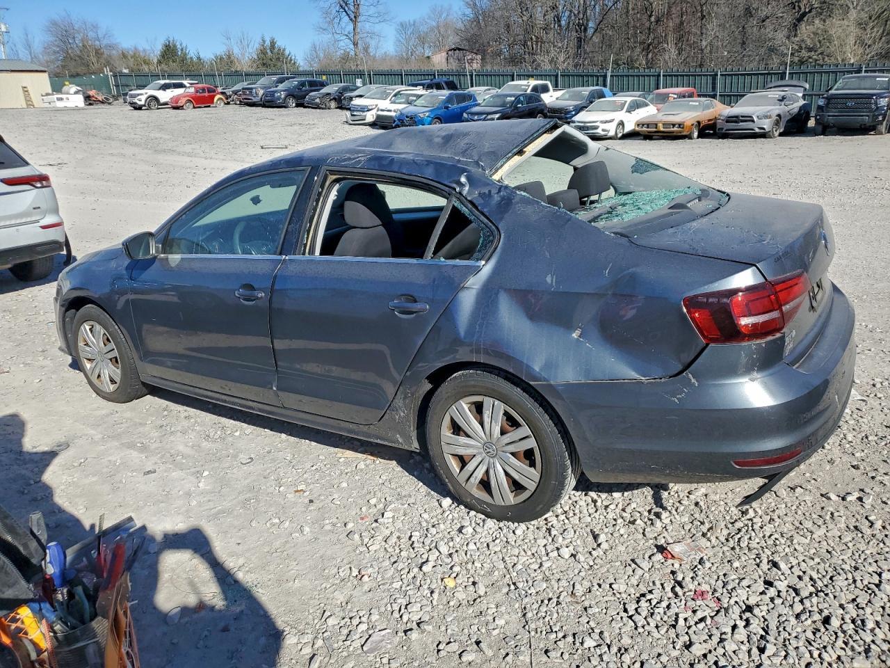 2017 Volkswagen Jetta S - Фото 2