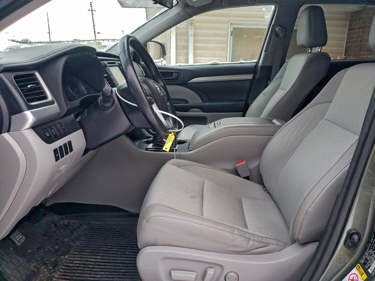 2017 Toyota Highlander Le - Фото 7