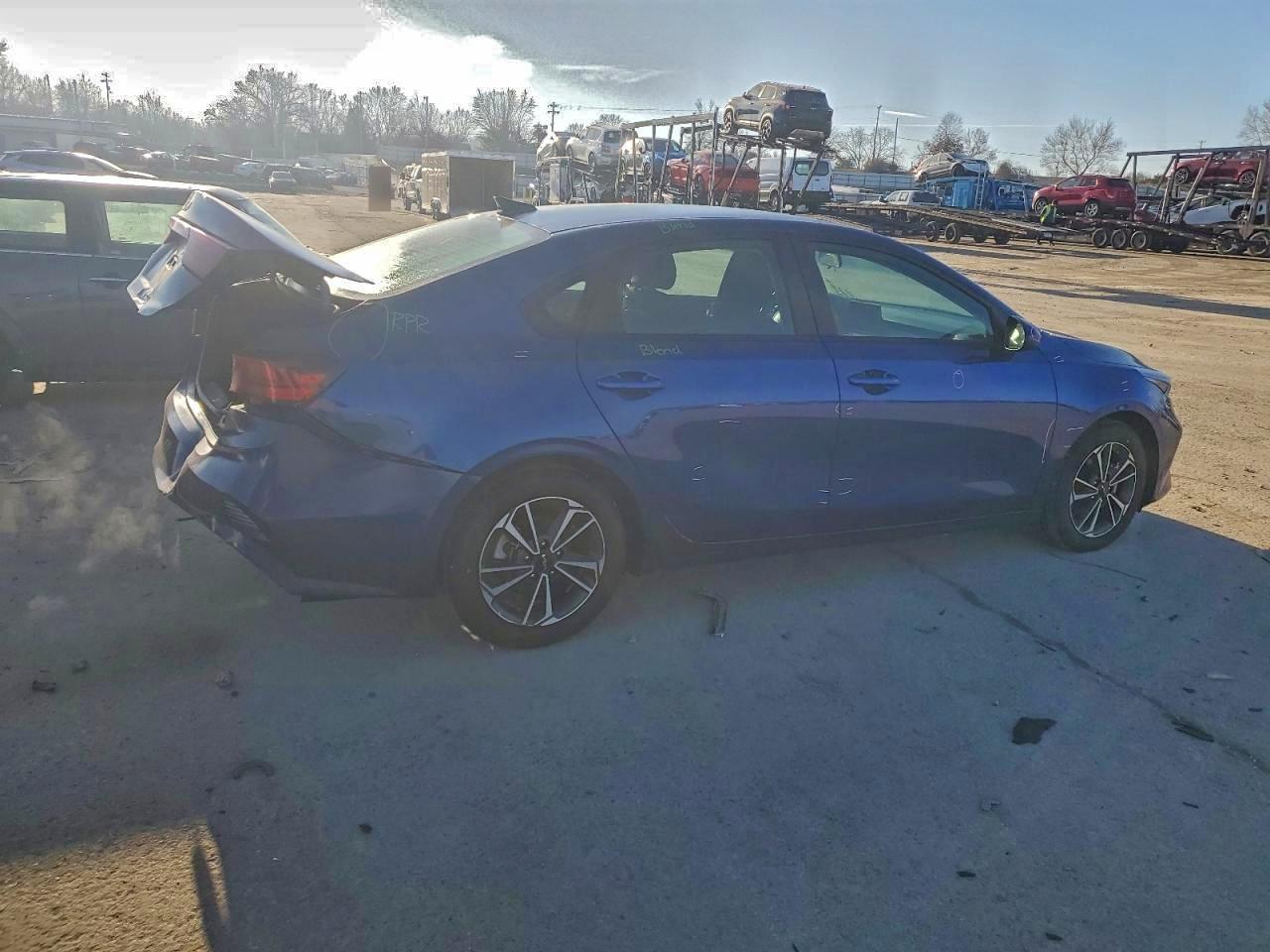 2023 Kia Forte Lx - Фото 3