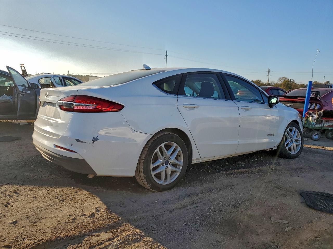 2019 Ford Fusion Se - Image 3