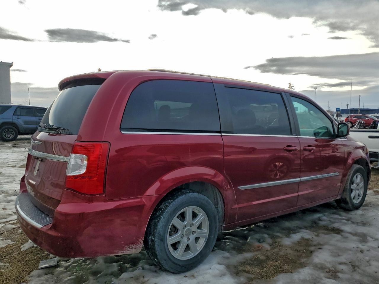 2012 Chrysler Town & Country Touring - Фото 3