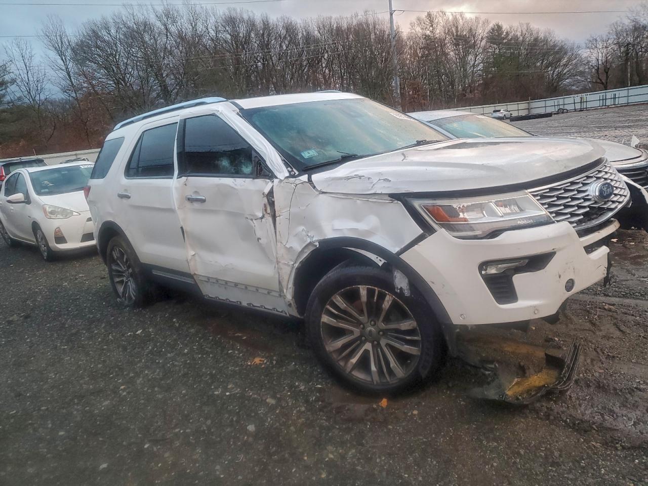 2018 Ford Explorer Platinum - Image 4
