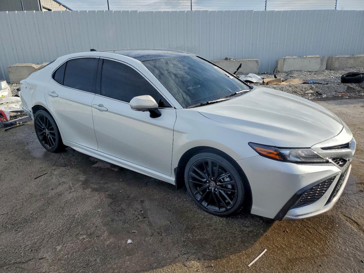 2022 Toyota Camry Xse - Фото 4