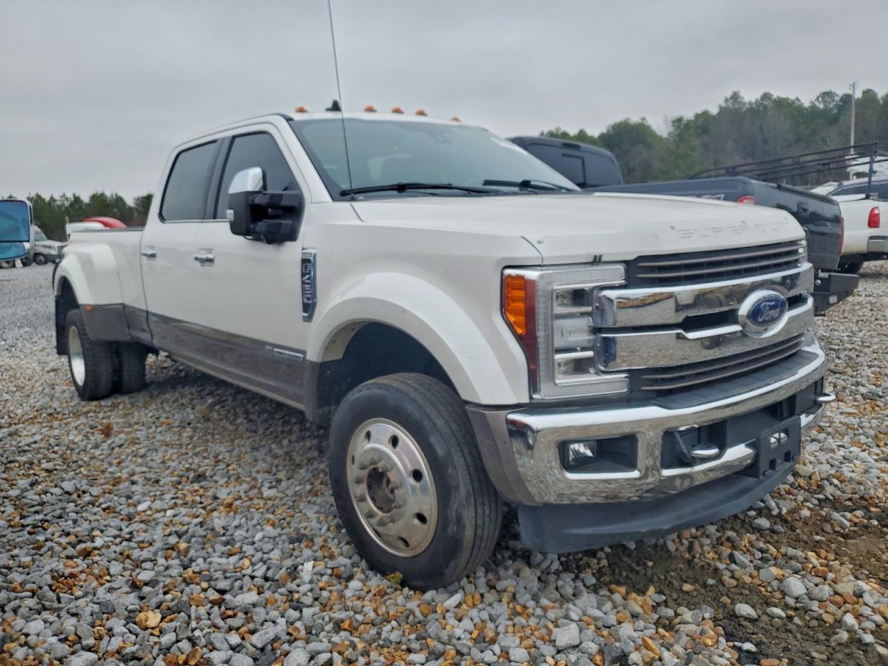 2019 Ford F450 Super Duty - Фото 4