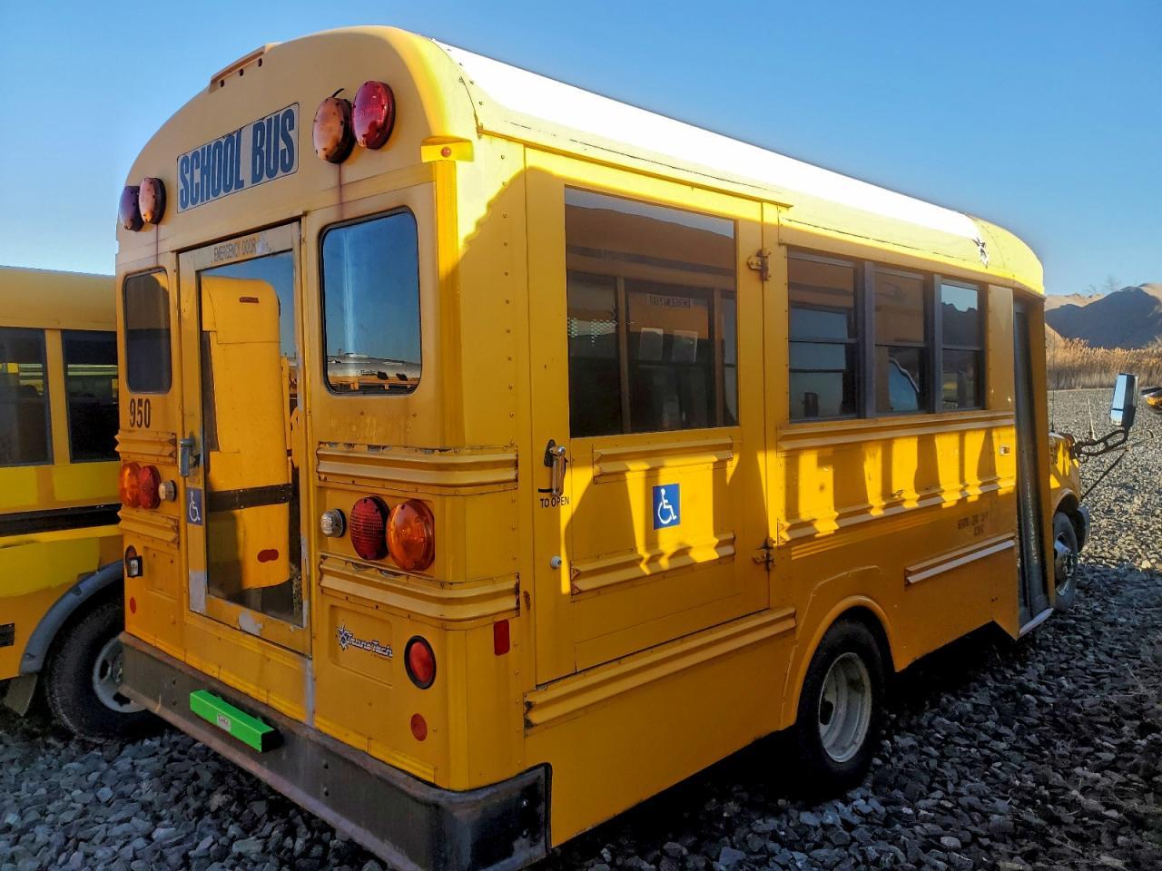 2013 Chevrolet Express School Bus - Фото 4