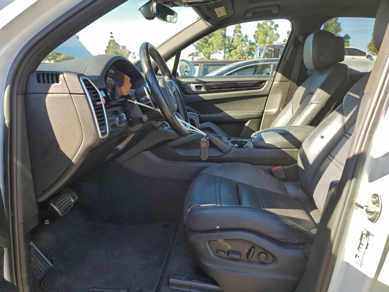 2022 Porsche Cayenne S - Image 7