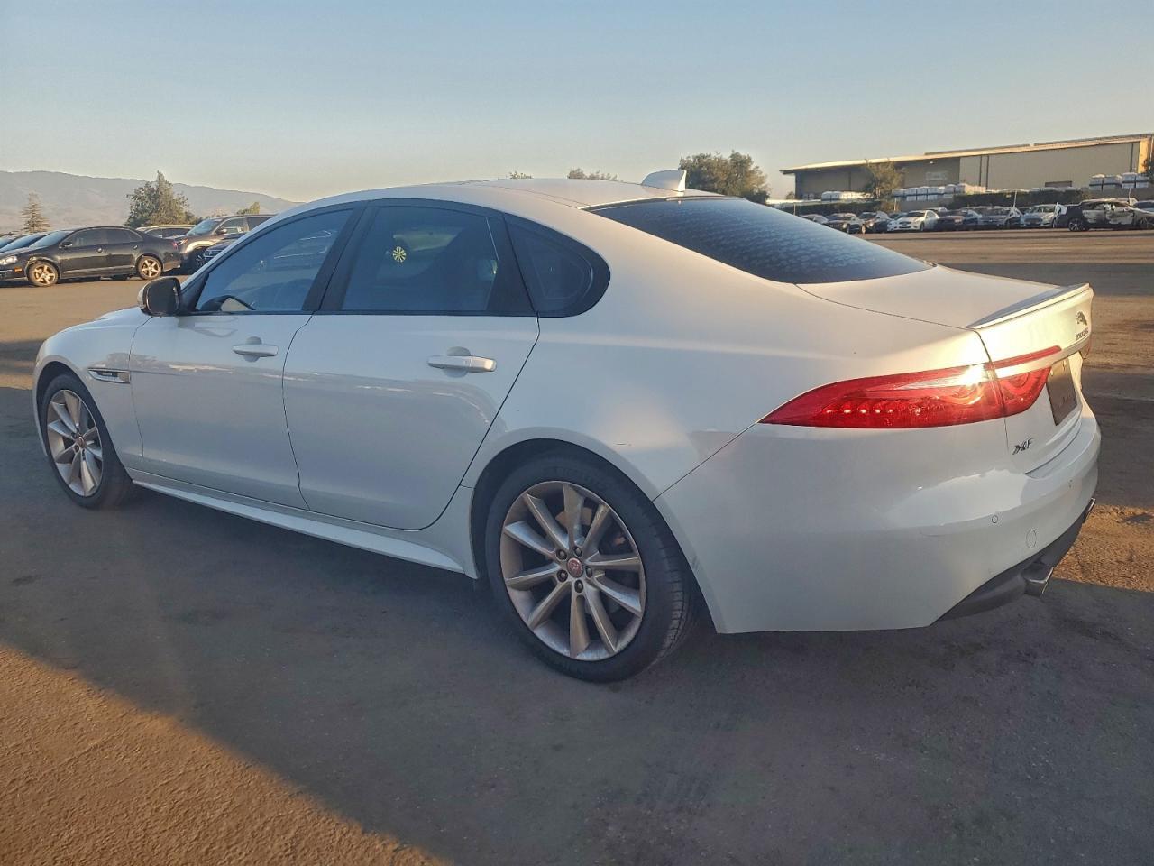 2016 Jaguar Xf R - Sport - Фото 2