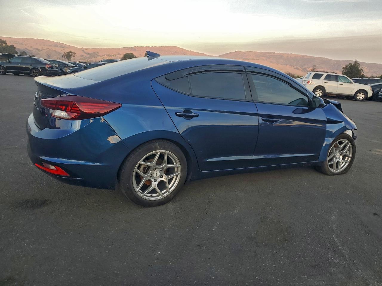 2020 Hyundai Elantra Sel - Фото 3